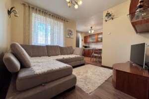 Продаж трикімнатної квартири в Луцьку, на просп. Відродження, район 33 мікрорайон фото 2 Продаж трикімнатної квартири в Луцьку, на просп. Відродження, район 33 мікрорайон фото 2