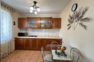 Продаж трикімнатної квартири в Луцьку, на просп. Відродження, район 33 мікрорайон фото 2