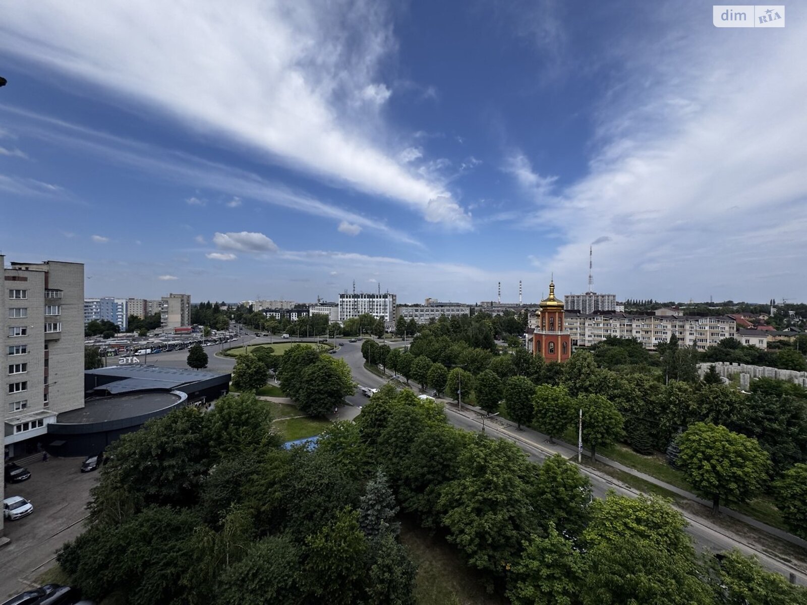 Продаж трикімнатної квартири в Луцьку, на просп. Відродження, район 33 мікрорайон фото 1 Продаж трикімнатної квартири в Луцьку, на просп. Відродження, район 33 мікрорайон фото 1