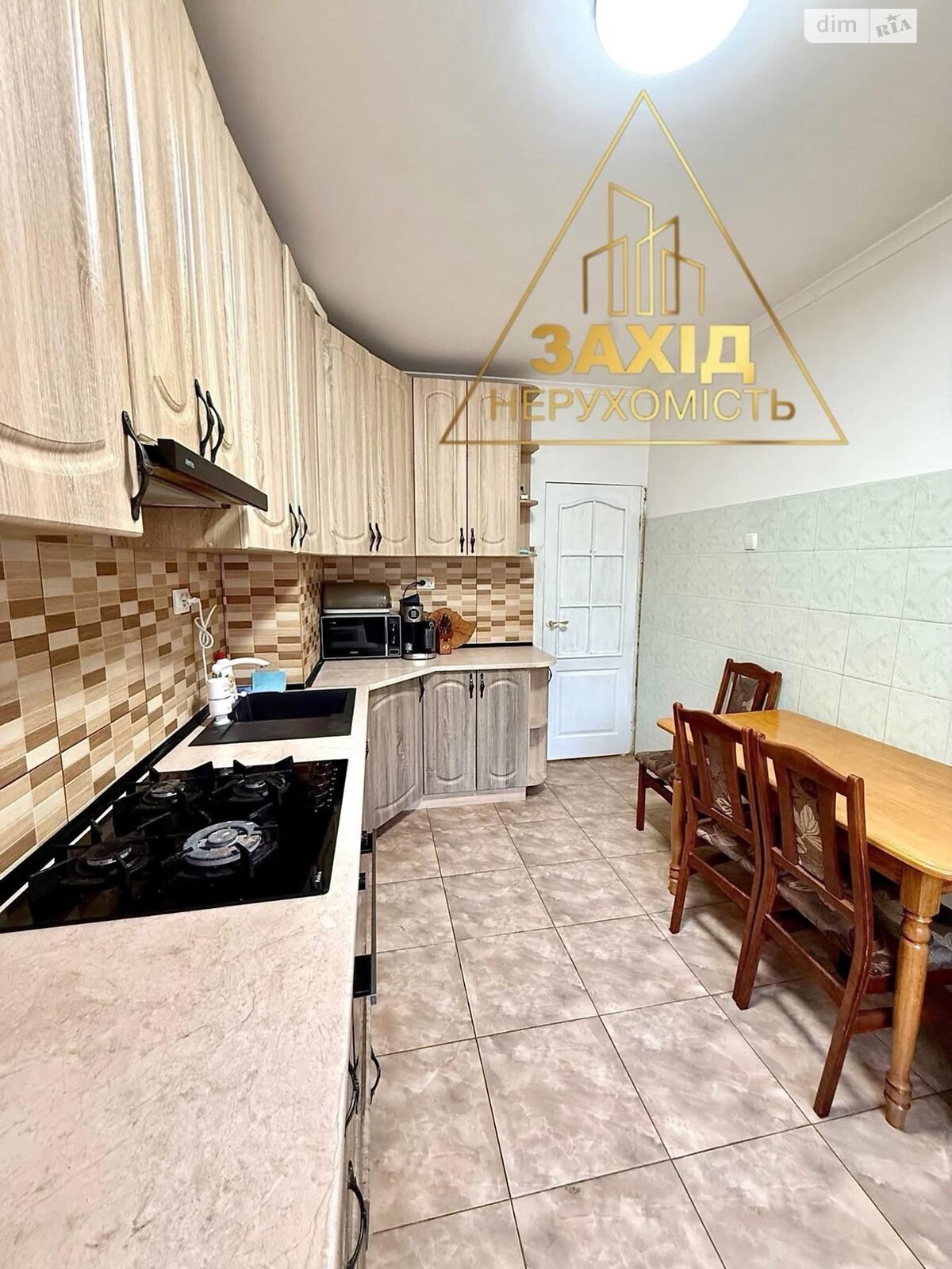 Продажа двухкомнатной квартиры в Луцке, на просп. Возрождение 49, район 33 микрорайон фото 1