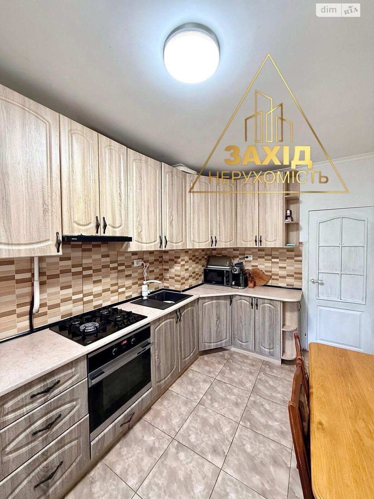 Продажа двухкомнатной квартиры в Луцке, на просп. Возрождение 49, район 33 микрорайон фото 1