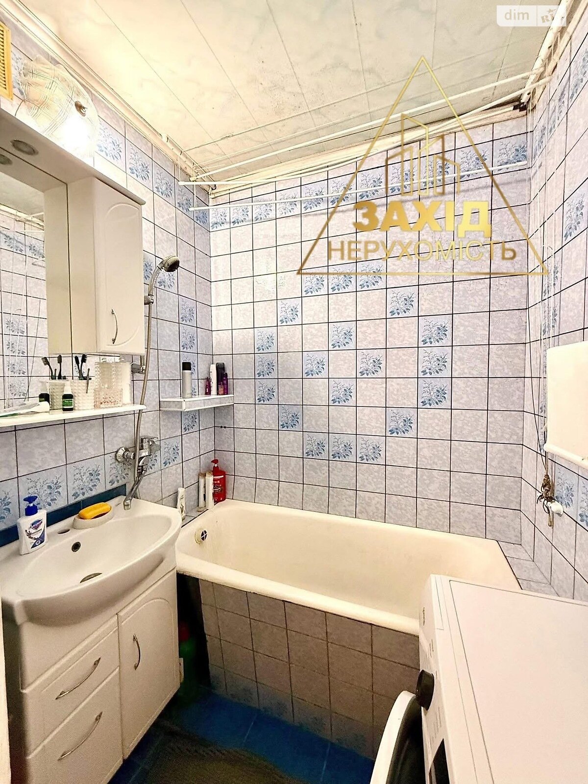 Продажа двухкомнатной квартиры в Луцке, на просп. Возрождение 49, район 33 микрорайон фото 1