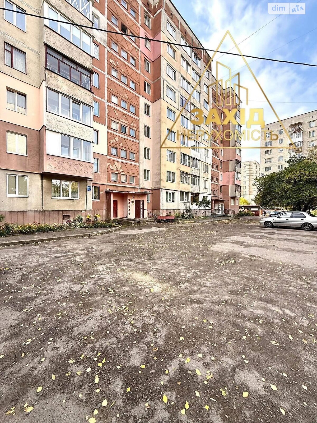 Продажа двухкомнатной квартиры в Луцке, на просп. Возрождение 49, район 33 микрорайон фото 1