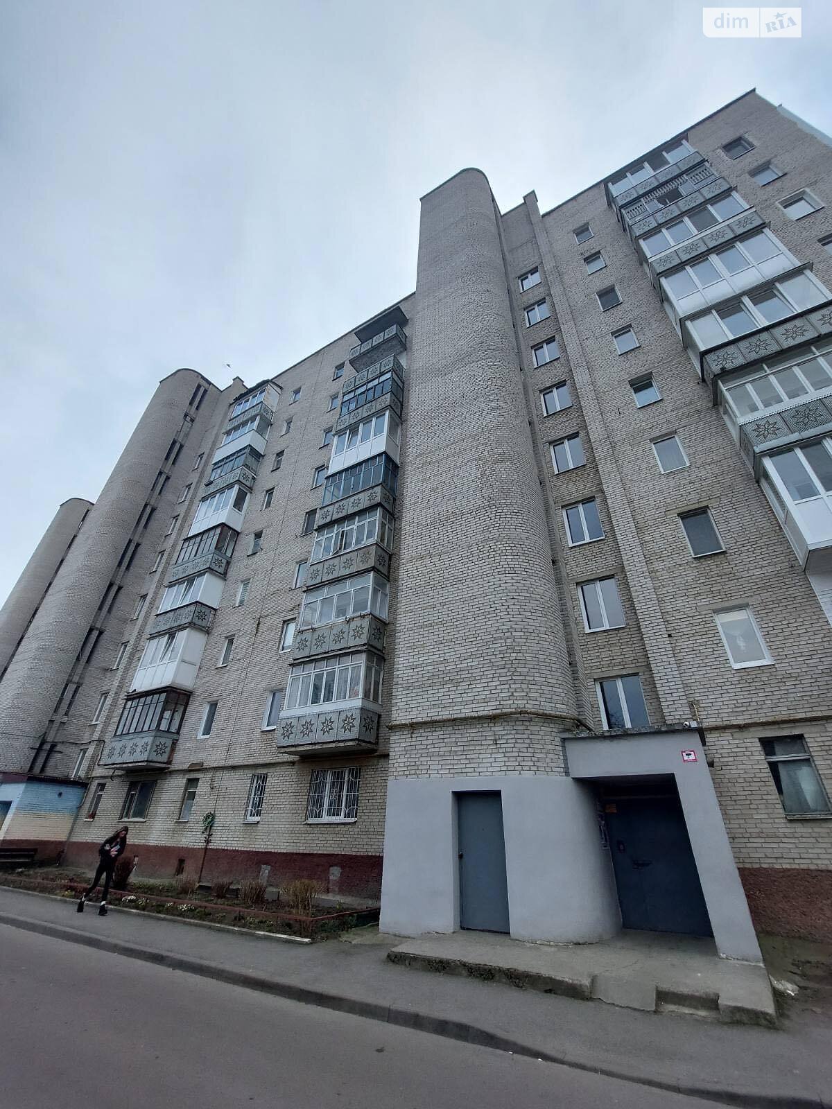 Продажа трехкомнатной квартиры в Луцке, на ул. Гордиюк, район 40 микрорайон фото 1