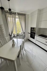 Продаж трикімнатної квартири в Луцьку, на вул. Кравчука, район 40 мікрорайон фото 2