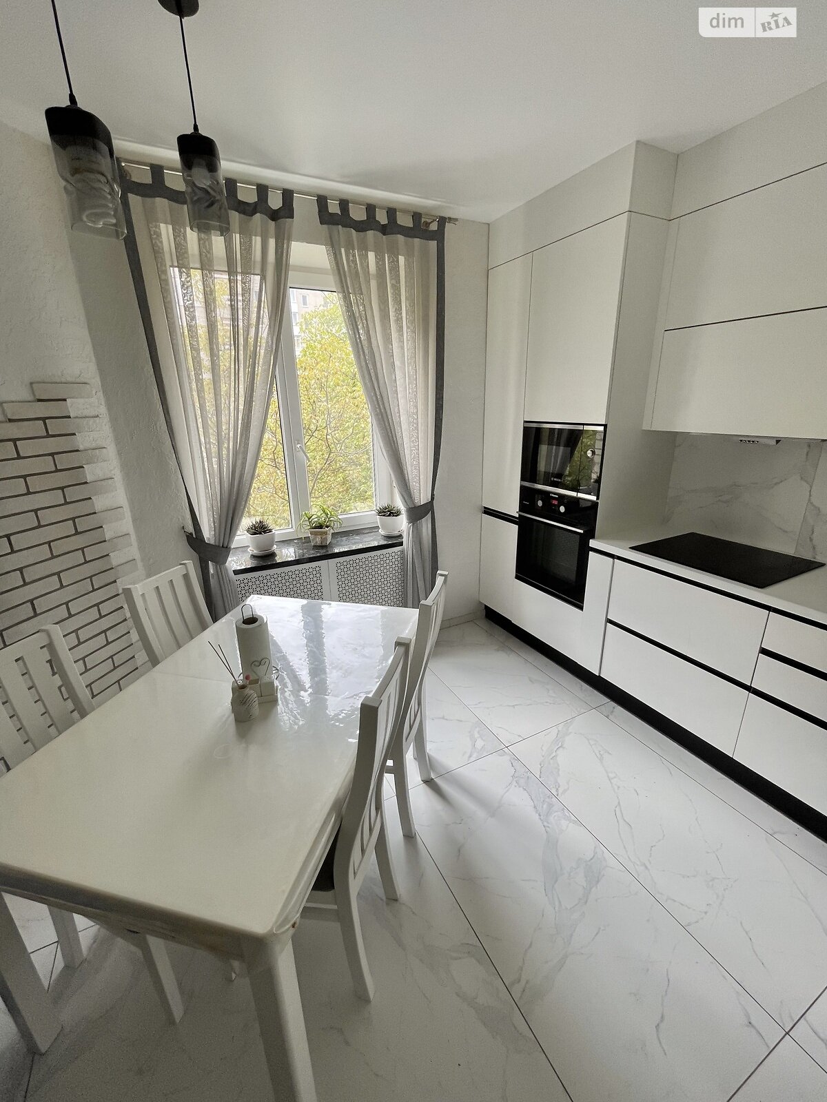 Продаж трикімнатної квартири в Луцьку, на вул. Кравчука, район 40 мікрорайон фото 1 Продаж трикімнатної квартири в Луцьку, на вул. Кравчука, район 40 мікрорайон фото 1