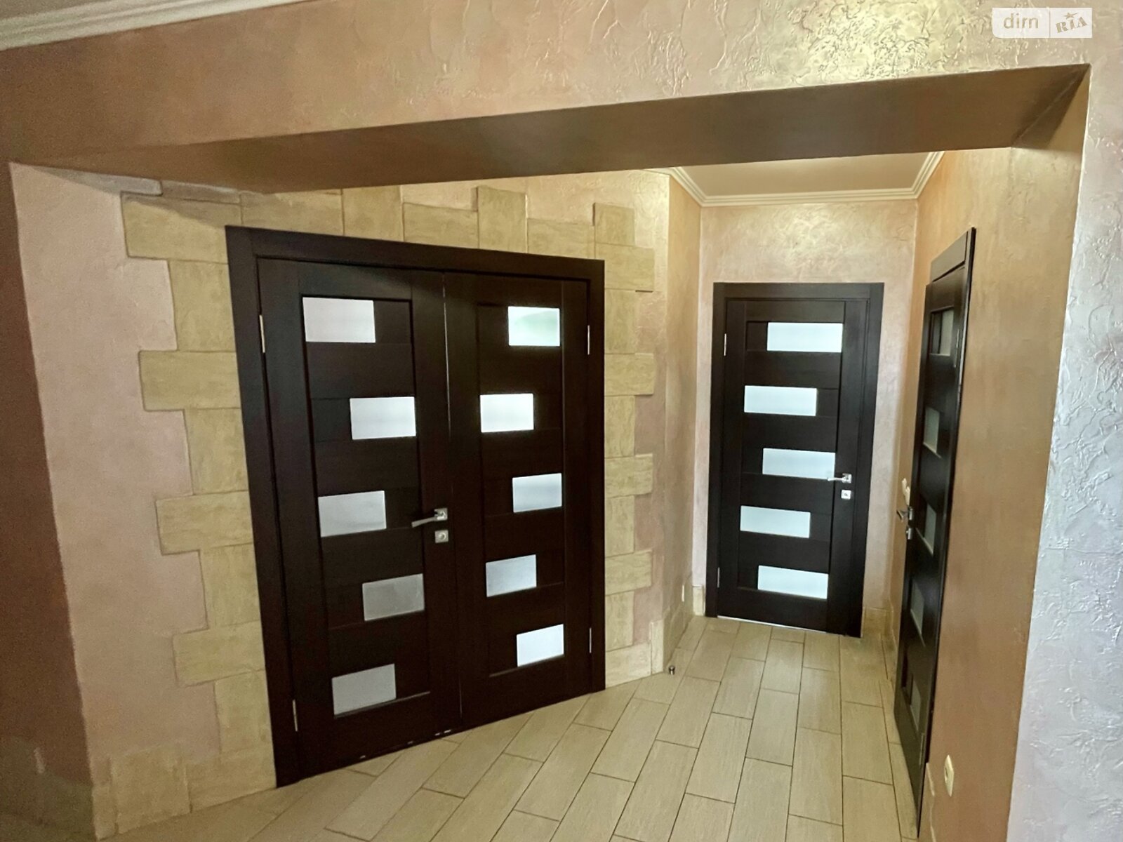 Продаж трикімнатної квартири в Луцьку, на вул. Кравчука, район 40 мікрорайон фото 1 Продаж трикімнатної квартири в Луцьку, на вул. Кравчука, район 40 мікрорайон фото 1