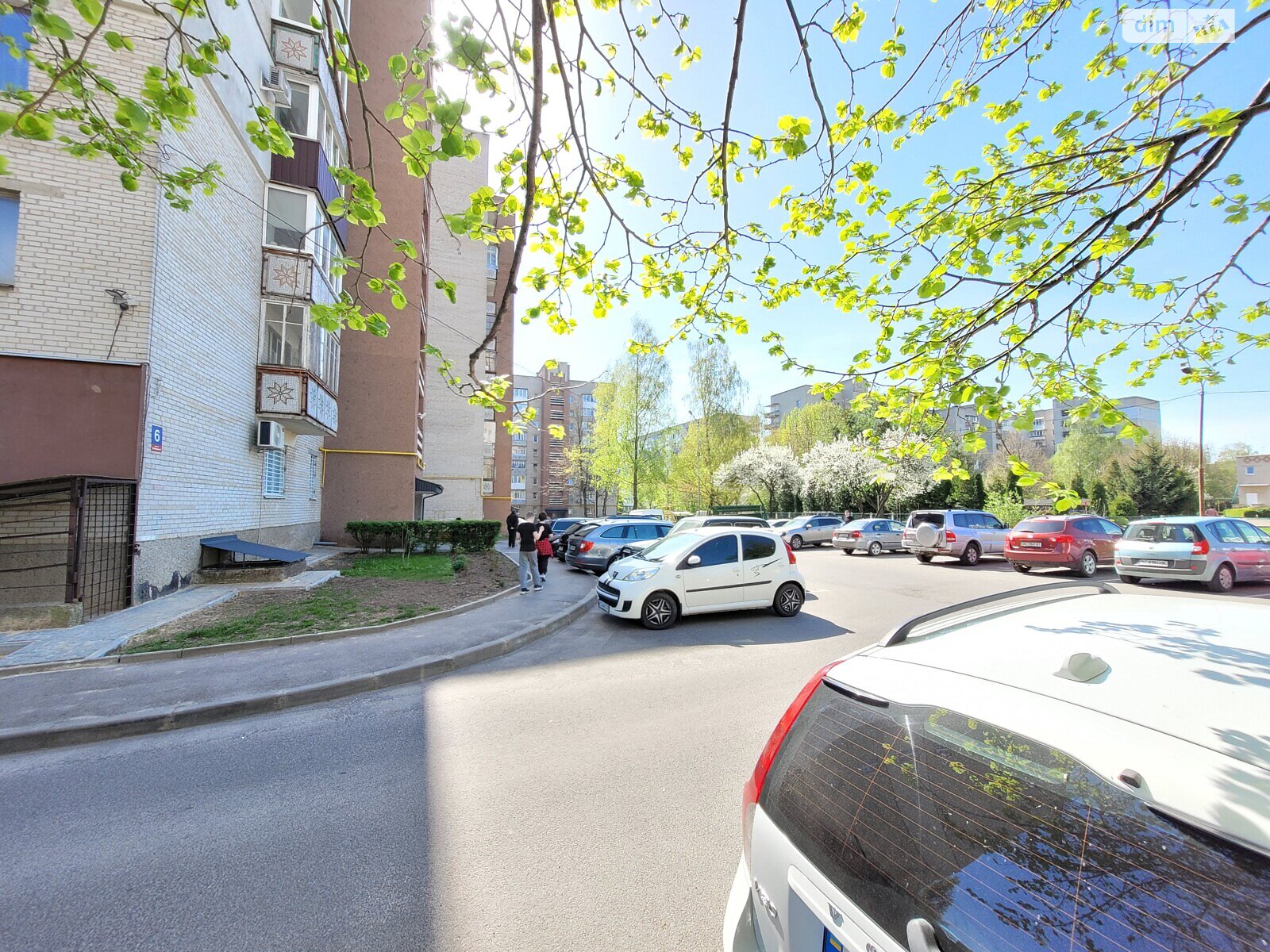 Продажа трехкомнатной квартиры в Луцке, на просп. Соборности, район 40 микрорайон фото 1