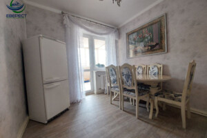 Продажа трехкомнатной квартиры в Луцке, на ул. Конякина, район 40 микрорайон фото 2