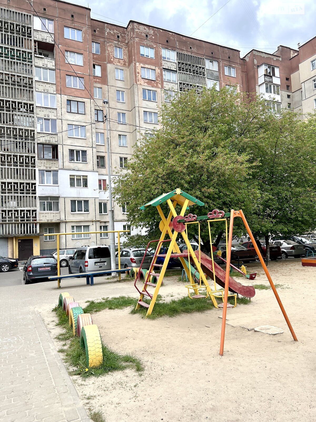 Продажа трехкомнатной квартиры в Луцке, на ул. Воинов-афганцев, кв. 112, район 40 микрорайон фото 1 Продажа трехкомнатной квартиры в Луцке, на ул. Воинов-афганцев, кв. 112, район 40 микрорайон фото 1