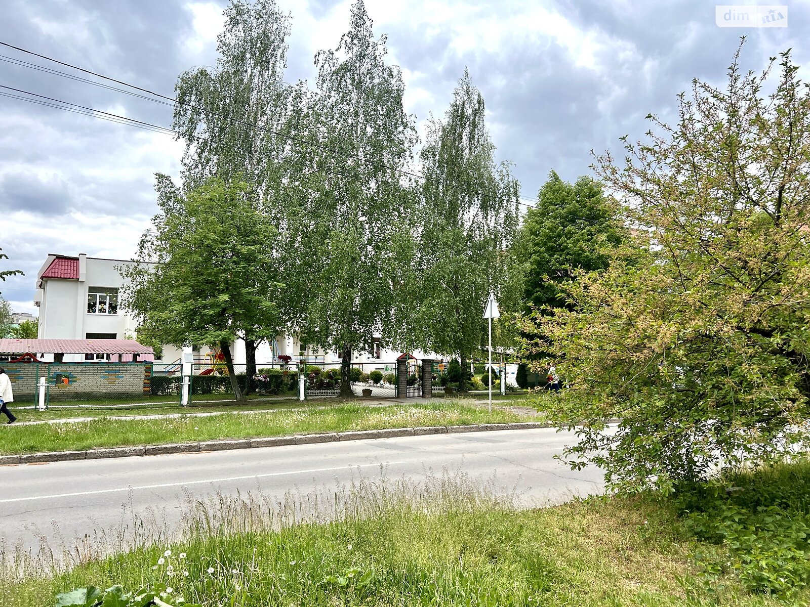 Продажа трехкомнатной квартиры в Луцке, на ул. Воинов-афганцев, кв. 112, район 40 микрорайон фото 1 Продажа трехкомнатной квартиры в Луцке, на ул. Воинов-афганцев, кв. 112, район 40 микрорайон фото 1