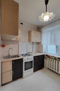 Продажа трехкомнатной квартиры в Луцке, на ул. Защитников Украины 4, район 40 микрорайон фото 2 Продажа трехкомнатной квартиры в Луцке, на ул. Защитников Украины 4, район 40 микрорайон фото 2