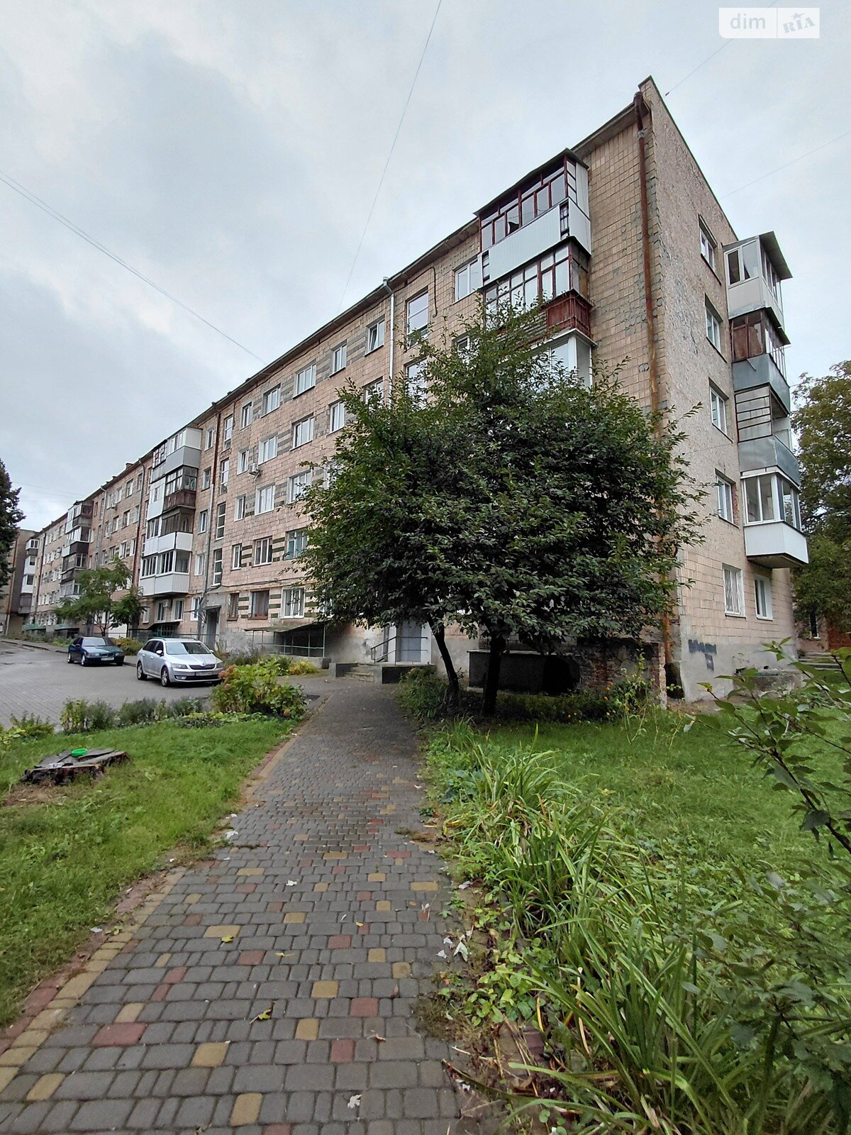 Продажа трехкомнатной квартиры в Луцке, на ул. Защитников Украины 4, район 40 микрорайон фото 1 Продажа трехкомнатной квартиры в Луцке, на ул. Защитников Украины 4, район 40 микрорайон фото 1