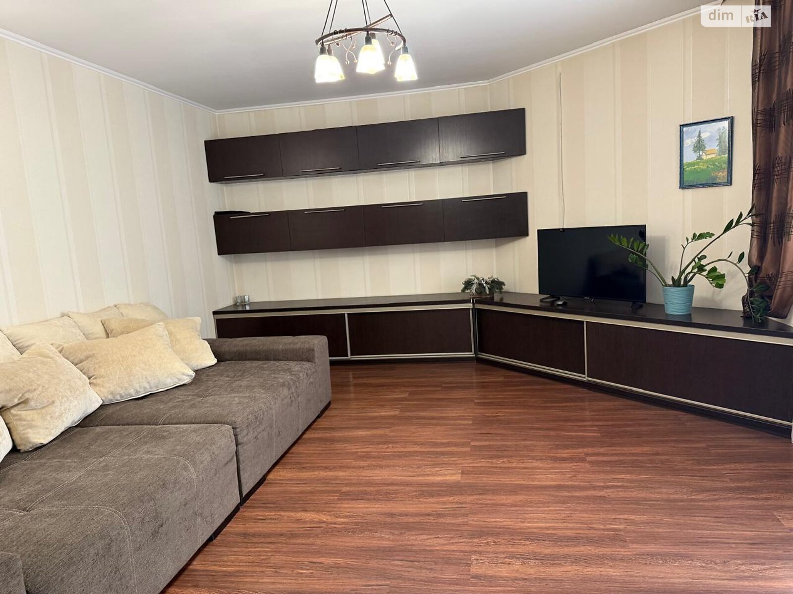 Продаж трикімнатної квартири в Луцьку, на вул. Зацепи 8, район 40 мікрорайон фото 1