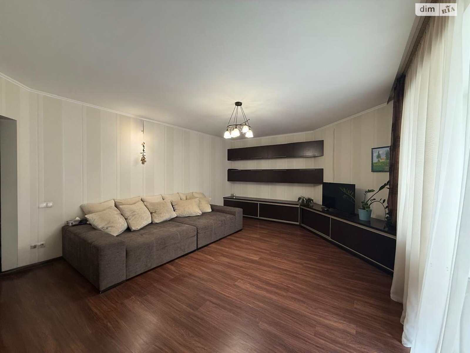 Продаж трикімнатної квартири в Луцьку, на вул. Зацепи 8, район 40 мікрорайон фото 1