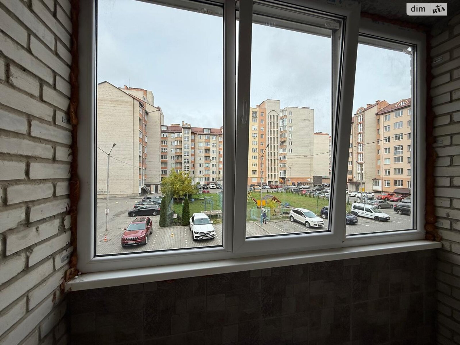 Продаж трикімнатної квартири в Луцьку, на вул. Зацепи 8, район 40 мікрорайон фото 1