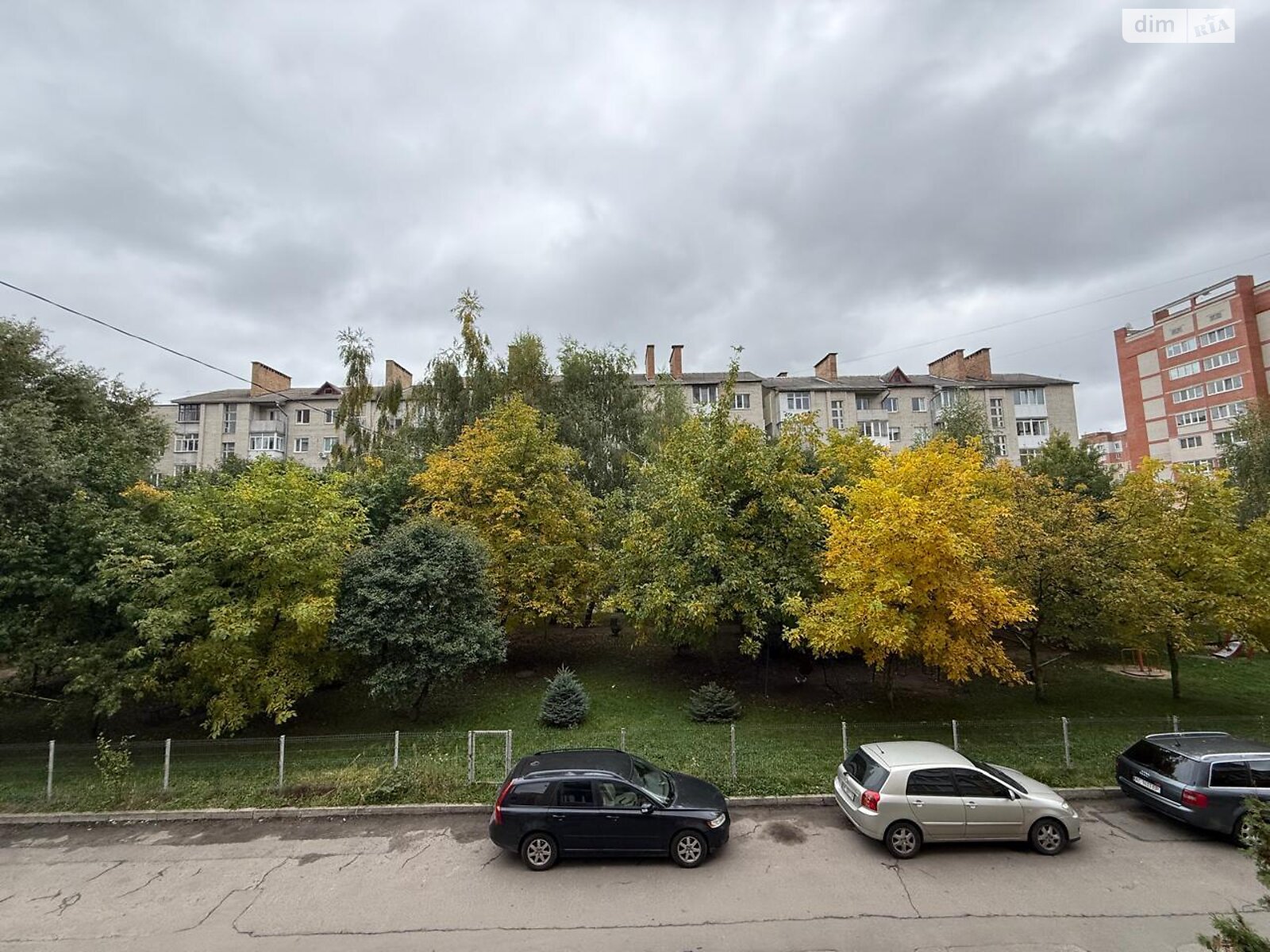 Продаж трикімнатної квартири в Луцьку, на вул. Зацепи 8, район 40 мікрорайон фото 1