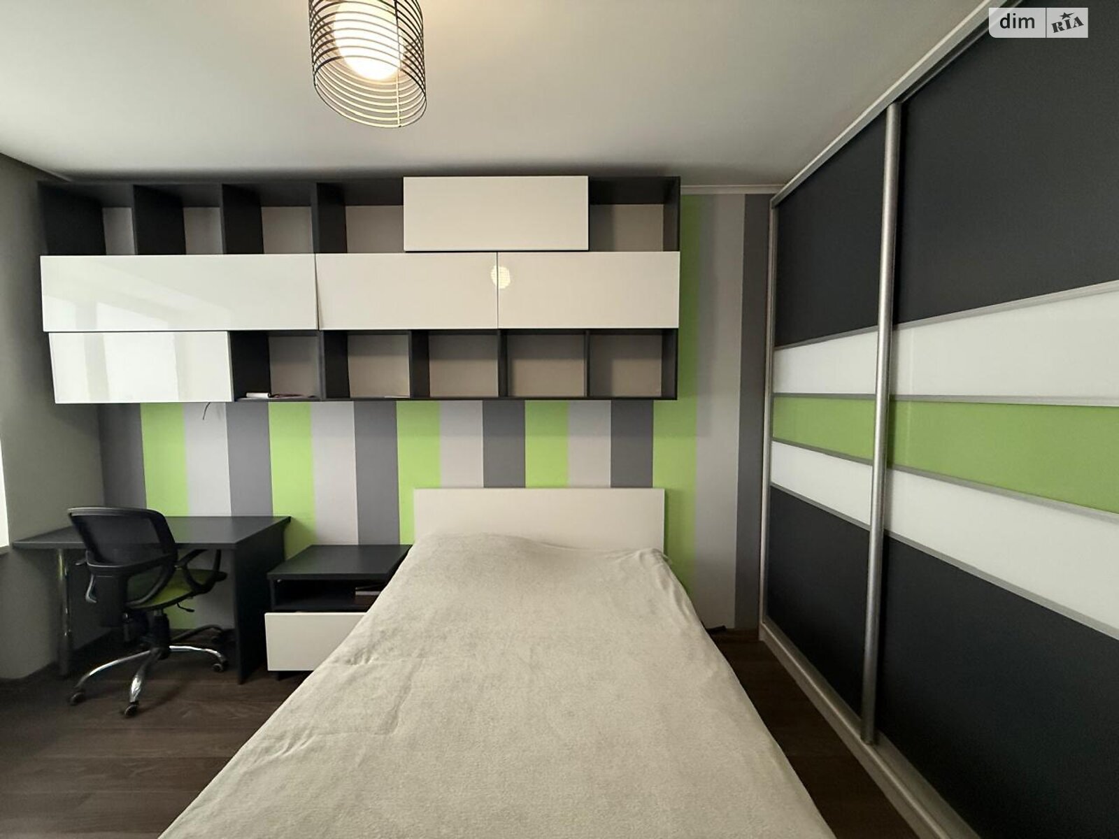 Продаж трикімнатної квартири в Луцьку, на вул. Зацепи 8, район 40 мікрорайон фото 1