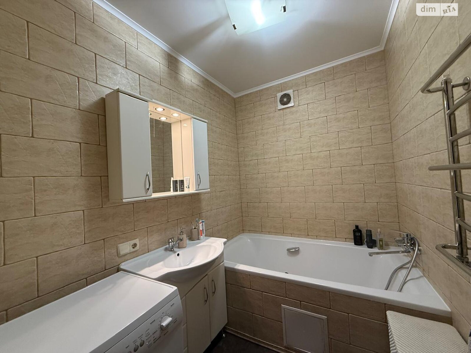 Продаж трикімнатної квартири в Луцьку, на вул. Зацепи 8, район 40 мікрорайон фото 1