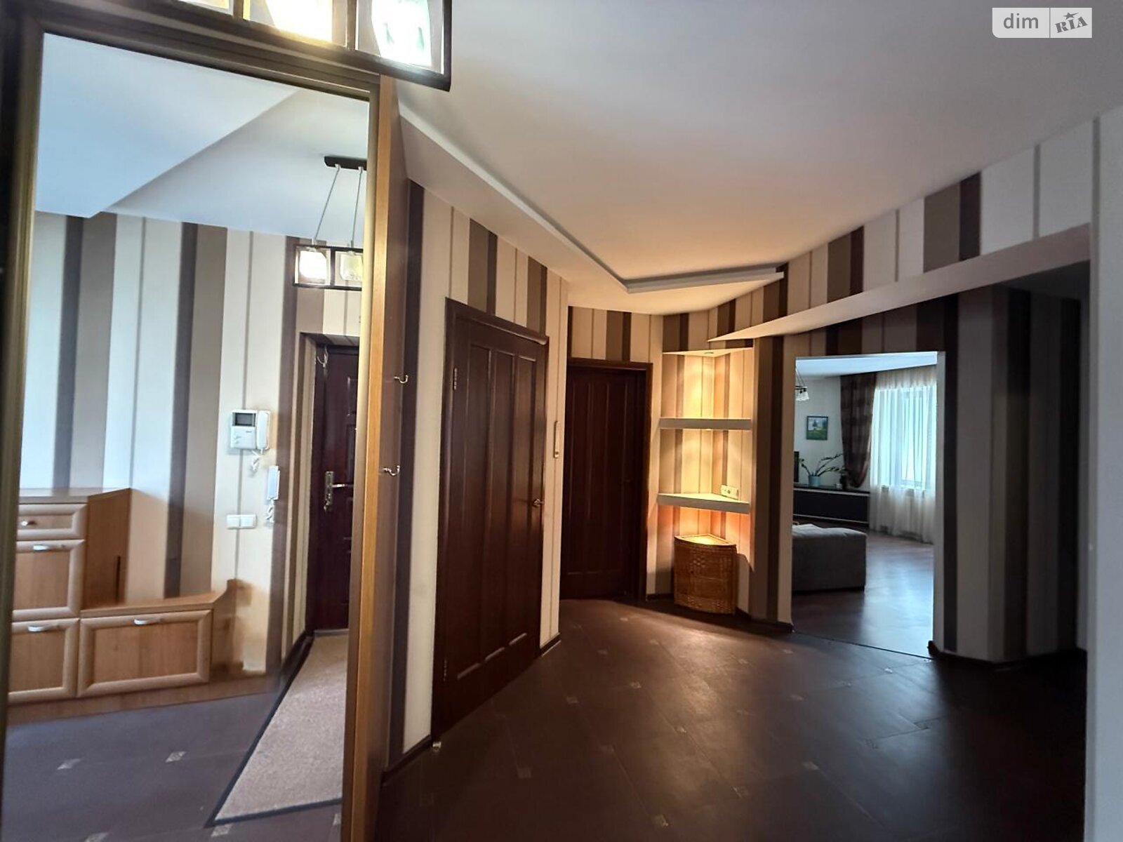 Продаж трикімнатної квартири в Луцьку, на вул. Зацепи 8, район 40 мікрорайон фото 1