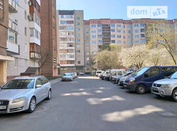Продажа трехкомнатной квартиры в Луцке, на просп. Соборности район 40-б фото 1 Продажа трехкомнатной квартиры в Луцке, на просп. Соборности район 40-б фото 1