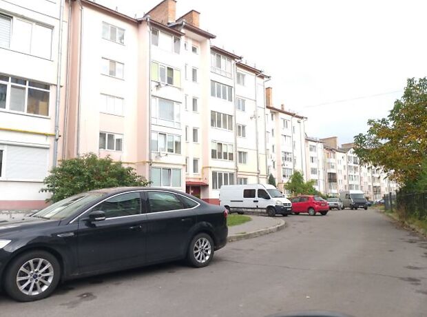 Продажа трехкомнатной квартиры в Луцке, на ул. Черновола Вячеслава район 55 микрорайон фото 1 Продажа трехкомнатной квартиры в Луцке, на ул. Черновола Вячеслава район 55 микрорайон фото 1