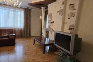 Продаж трикімнатної квартири в Луцьку, на вул. Чорновола В'ячеслава 16, район 55 мікрорайон фото 2