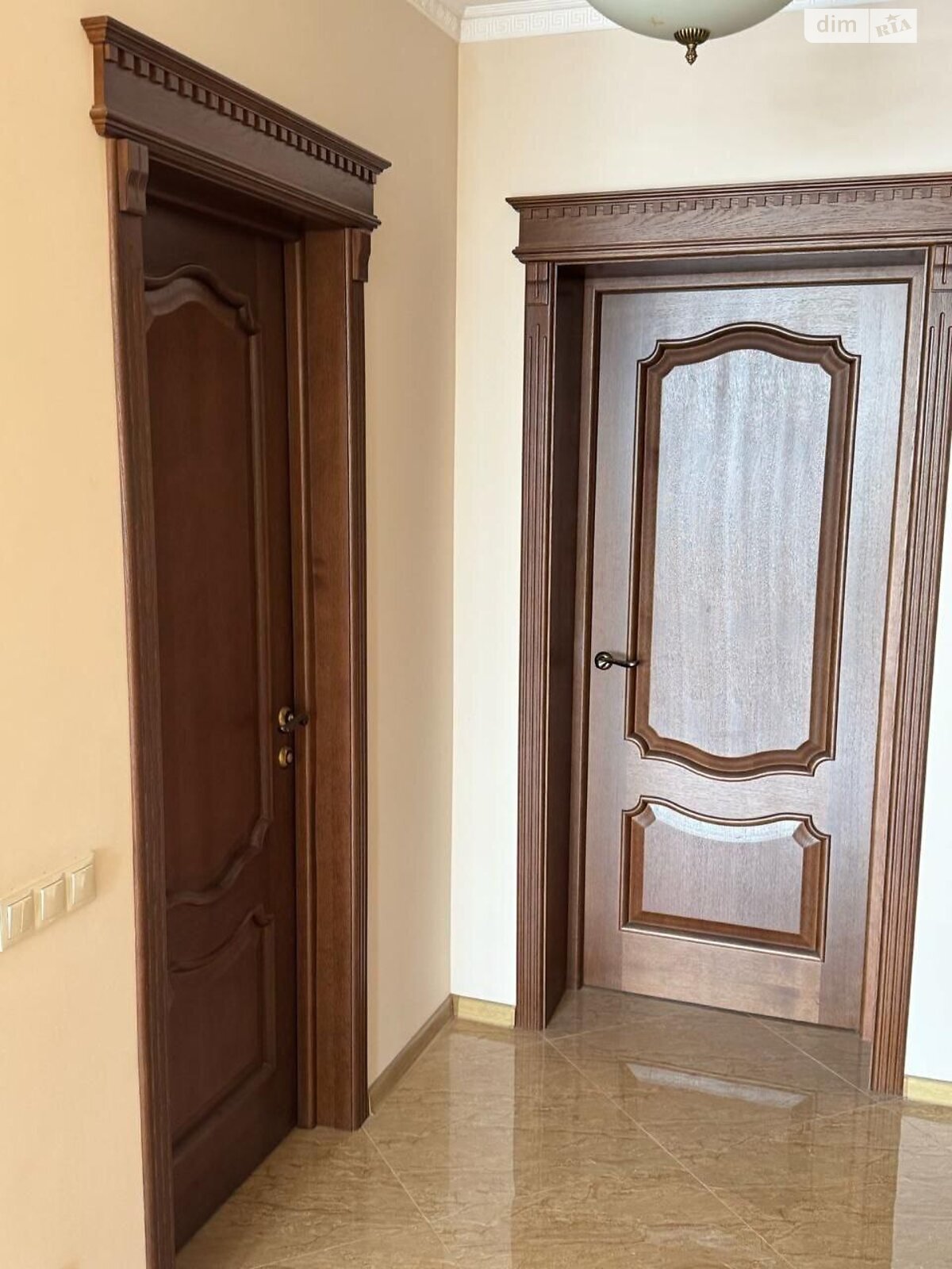 Продаж трикімнатної квартири в Луцьку, на вул. Олеся Гончара 3, район 55 мікрорайон фото 1