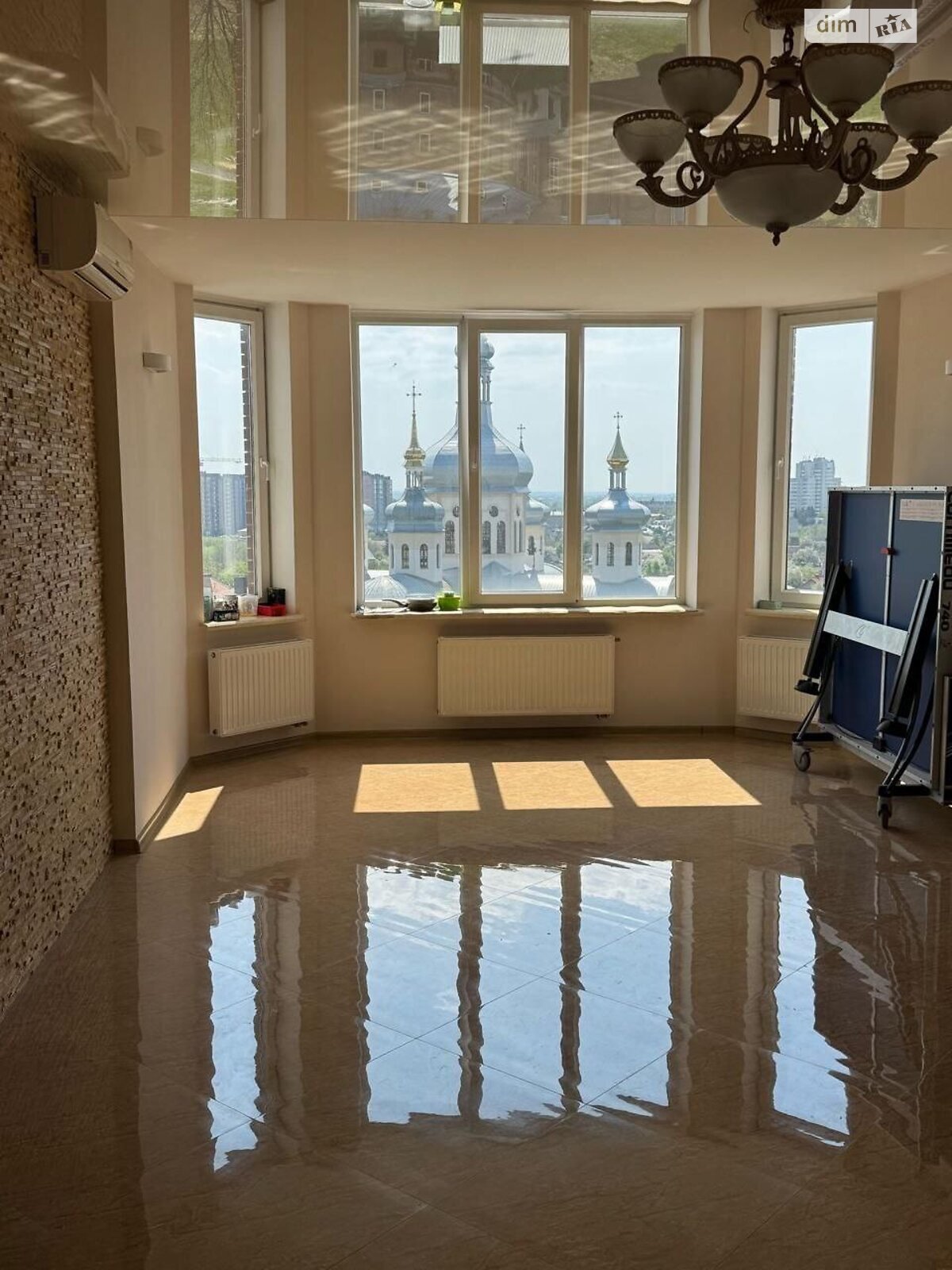 Продаж трикімнатної квартири в Луцьку, на вул. Олеся Гончара 3, район 55 мікрорайон фото 1