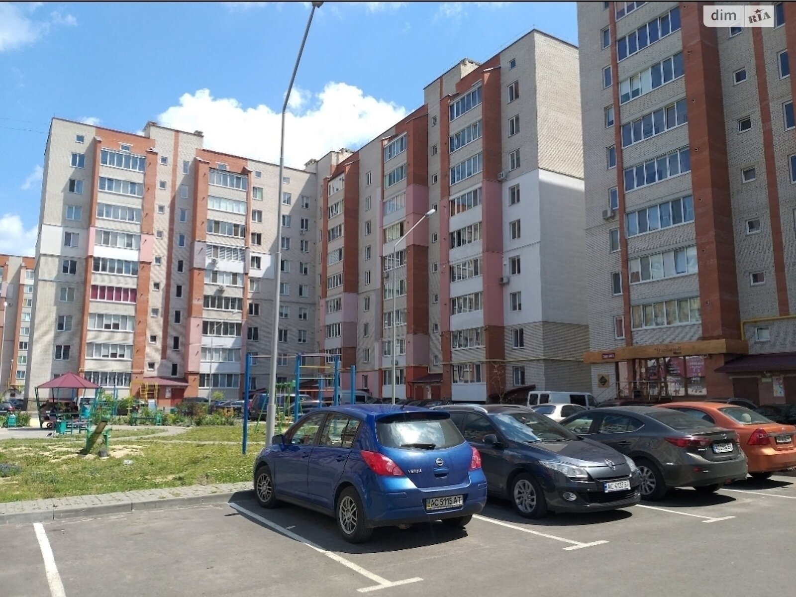 Продажа трехкомнатной квартиры в Луцке, на ул. Арцеулова, район Центр фото 1