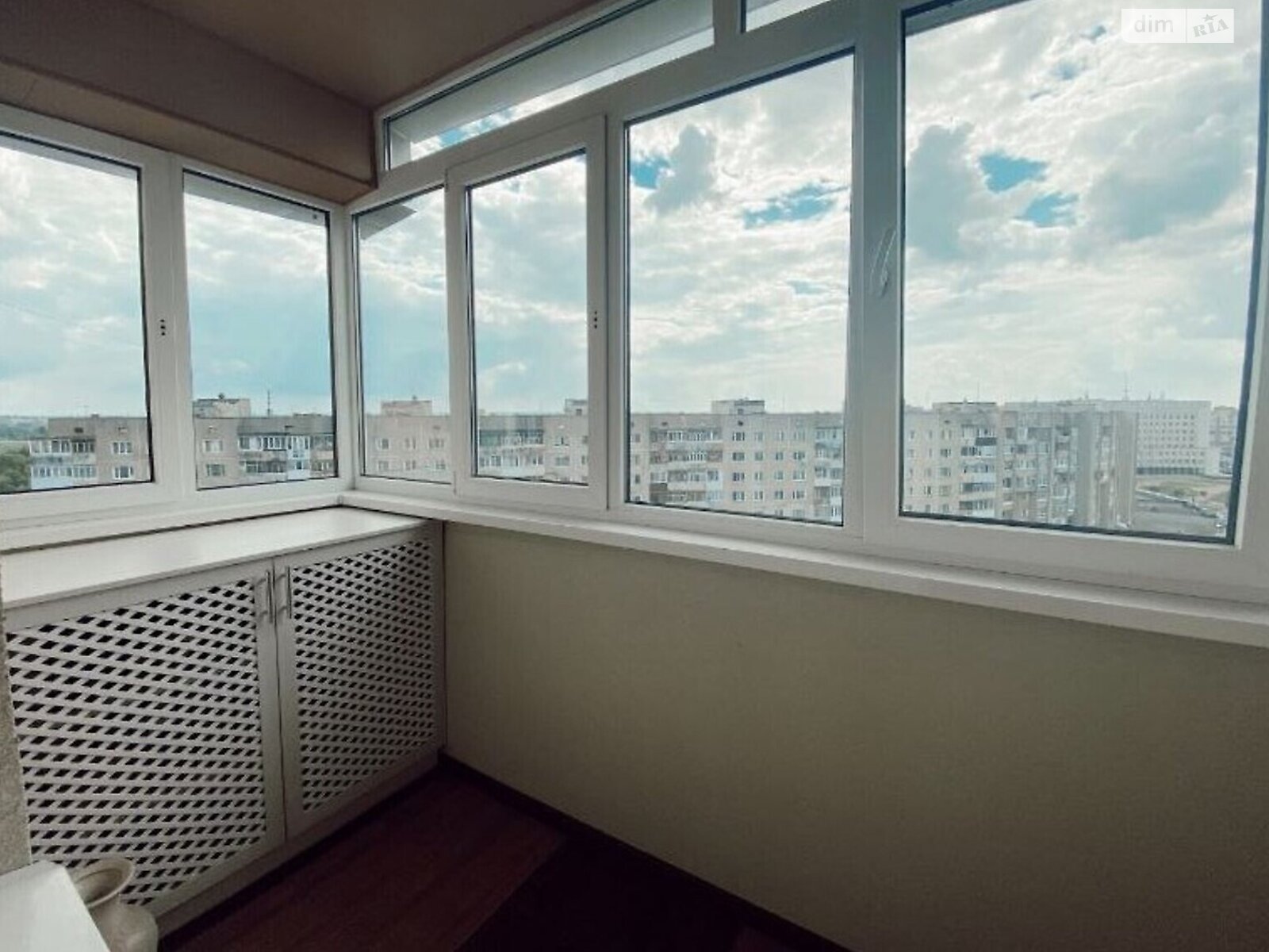 Продаж п`ятикімнатної квартири в Луцьку, на вул. Дубнівська 15, фото 1 Продаж п`ятикімнатної квартири в Луцьку, на вул. Дубнівська 15, фото 1
