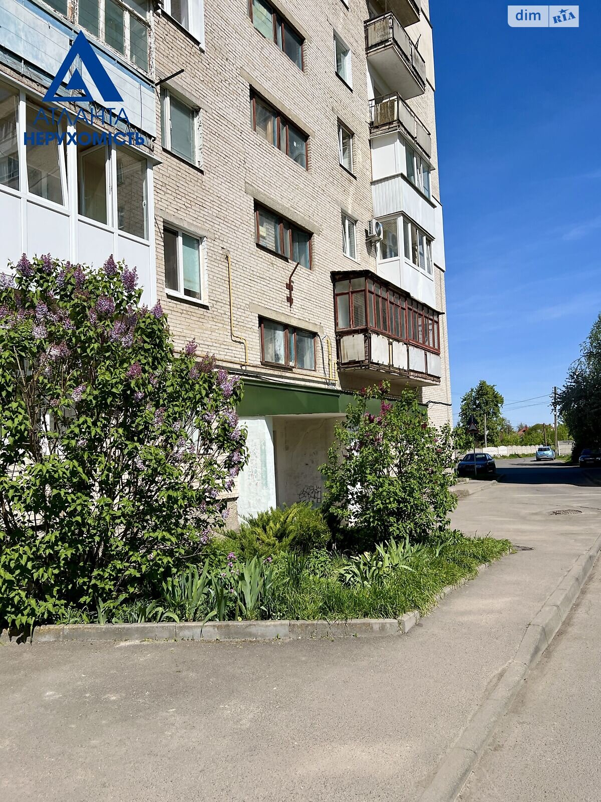 Продаж чотирикімнатної квартири в Луцьку, на вул. Шота Руставелі, район ГПЗ фото 1 Продаж чотирикімнатної квартири в Луцьку, на вул. Шота Руставелі, район ГПЗ фото 1