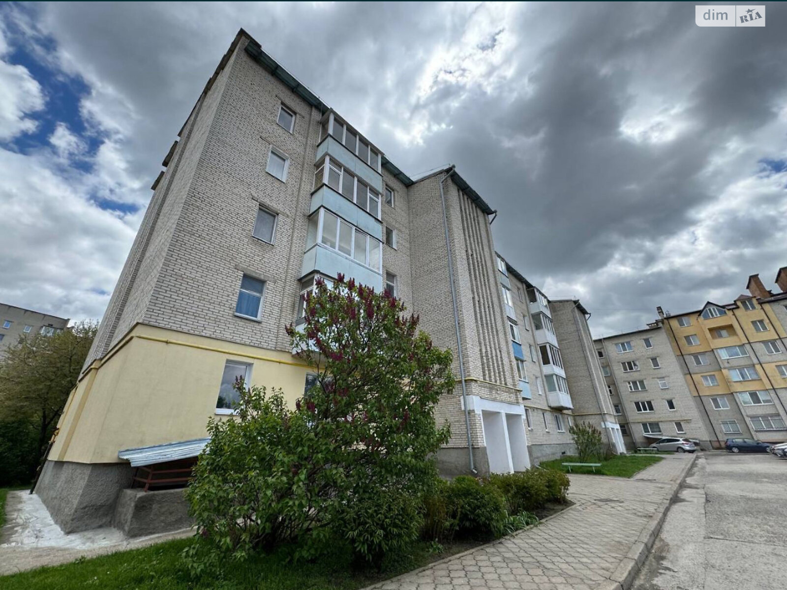 Продажа четырехкомнатной квартиры в Луцке, на ул. Станиславского 48А, район ГПЗ фото 1