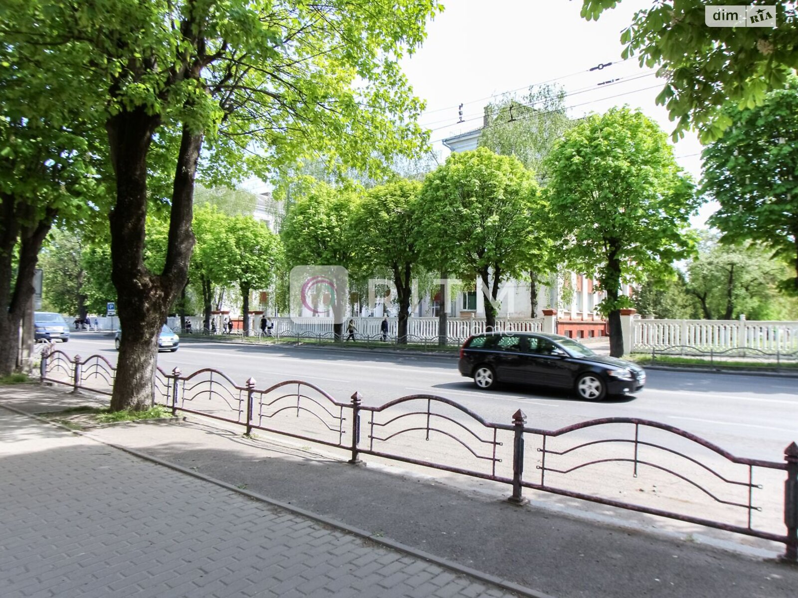 Продажа трехкомнатной квартиры в Луцке, на просп. Победы, фото 1 Продажа трехкомнатной квартиры в Луцке, на просп. Победы, фото 1