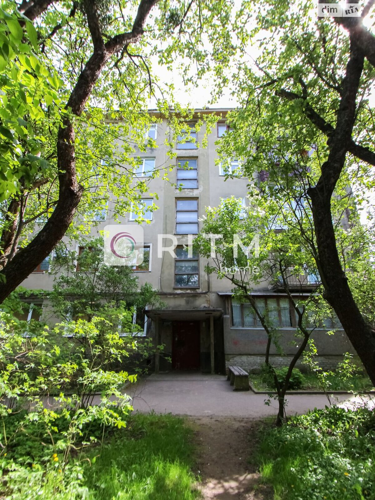Продажа трехкомнатной квартиры в Луцке, на просп. Победы, фото 1 Продажа трехкомнатной квартиры в Луцке, на просп. Победы, фото 1