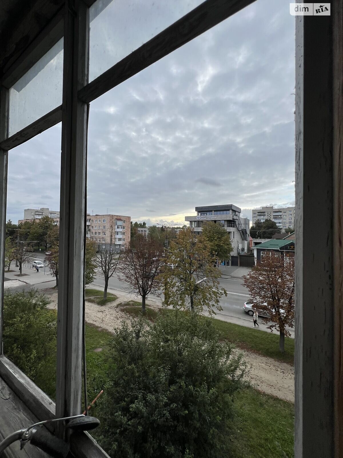 Продажа трехкомнатной квартиры в Луцке, на просп. Возрождение 20, район Теремно фото 1 Продажа трехкомнатной квартиры в Луцке, на просп. Возрождение 20, район Теремно фото 1