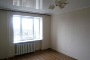 Продаж двокімнатної квартири в Луцьку, на вул. 8 Березня 35, район Центр фото 2