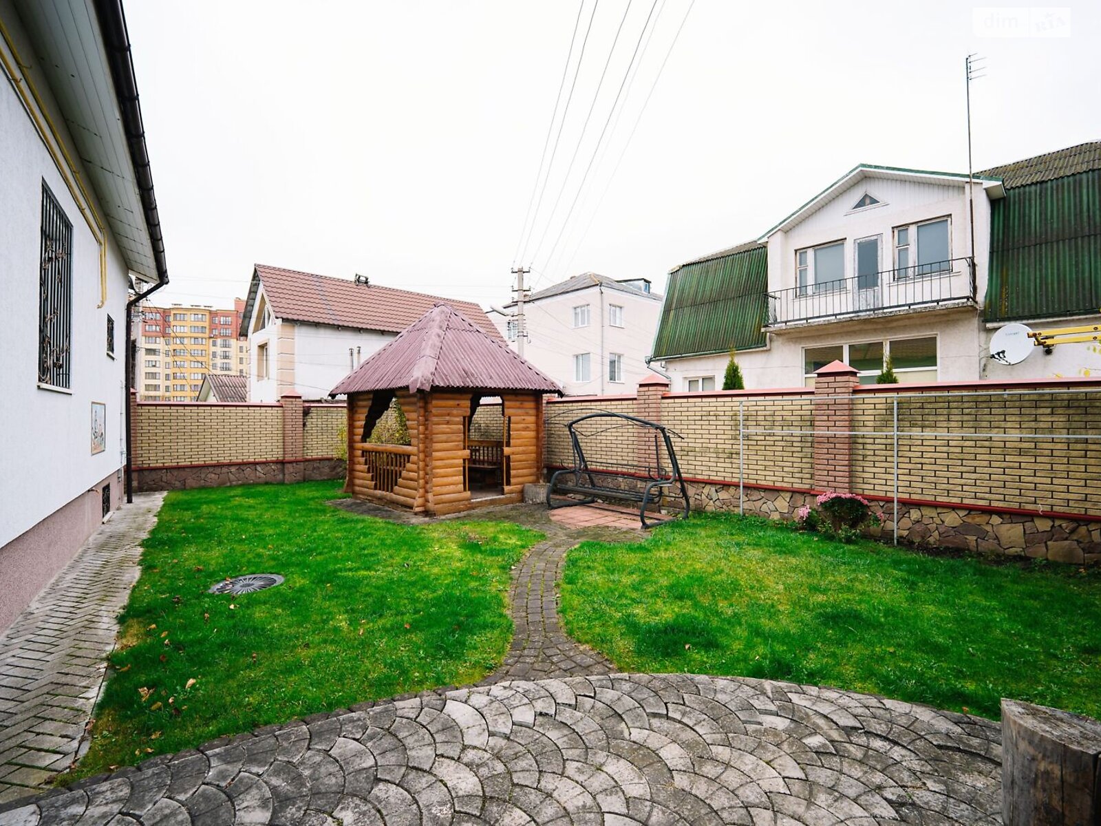 Продажа пятикомнатной квартиры в Луцке, на ул. Александра Валенты 6, кв. 5, район Центр фото 1