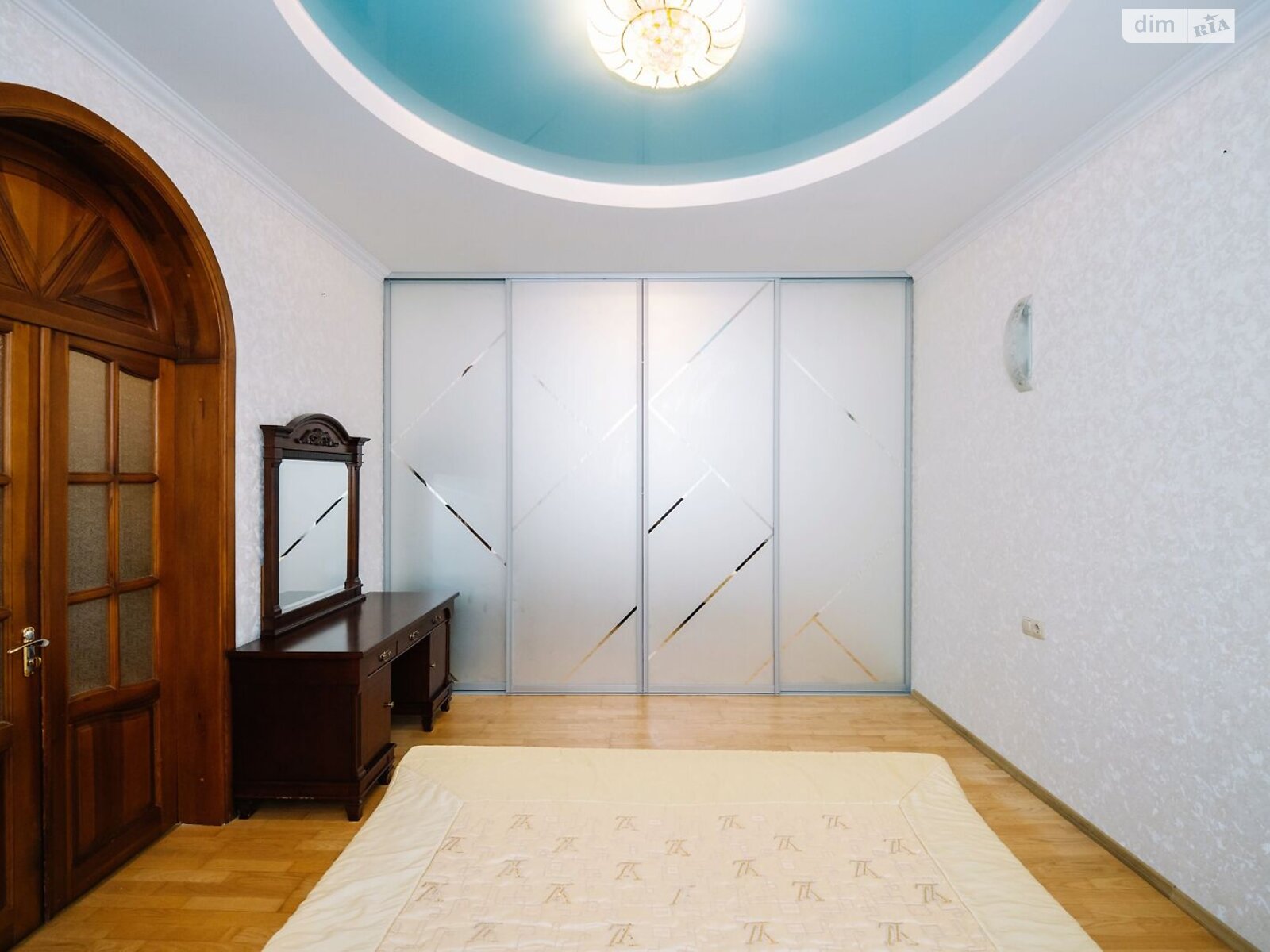 Продажа пятикомнатной квартиры в Луцке, на ул. Александра Валенты 6, кв. 5, район Центр фото 1