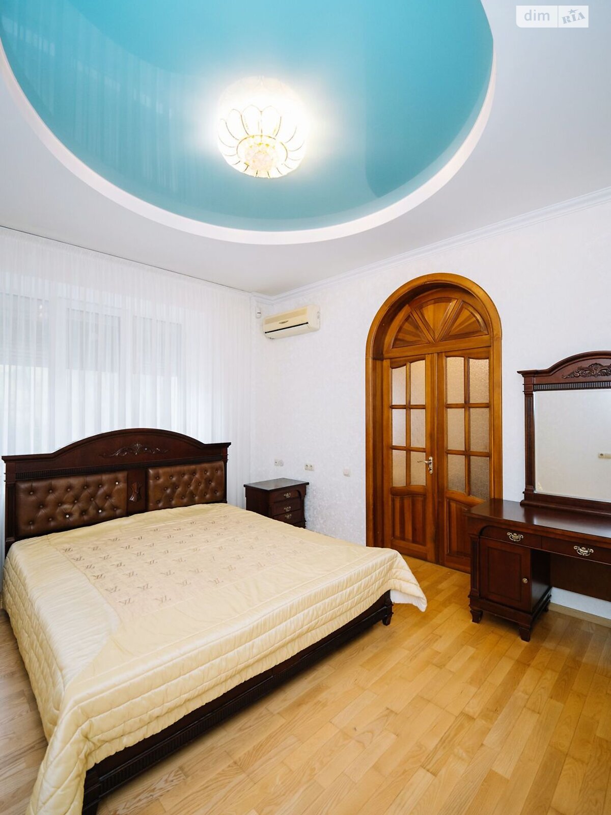 Продажа пятикомнатной квартиры в Луцке, на ул. Александра Валенты 6, кв. 5, район Центр фото 1