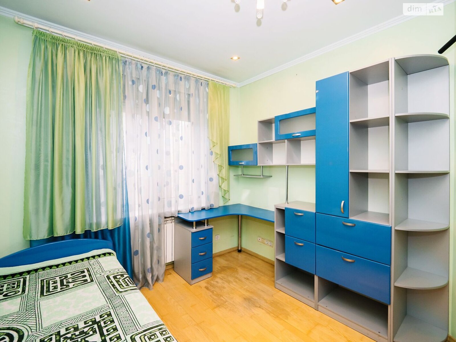 Продажа пятикомнатной квартиры в Луцке, на ул. Александра Валенты 6, кв. 5, район Центр фото 1