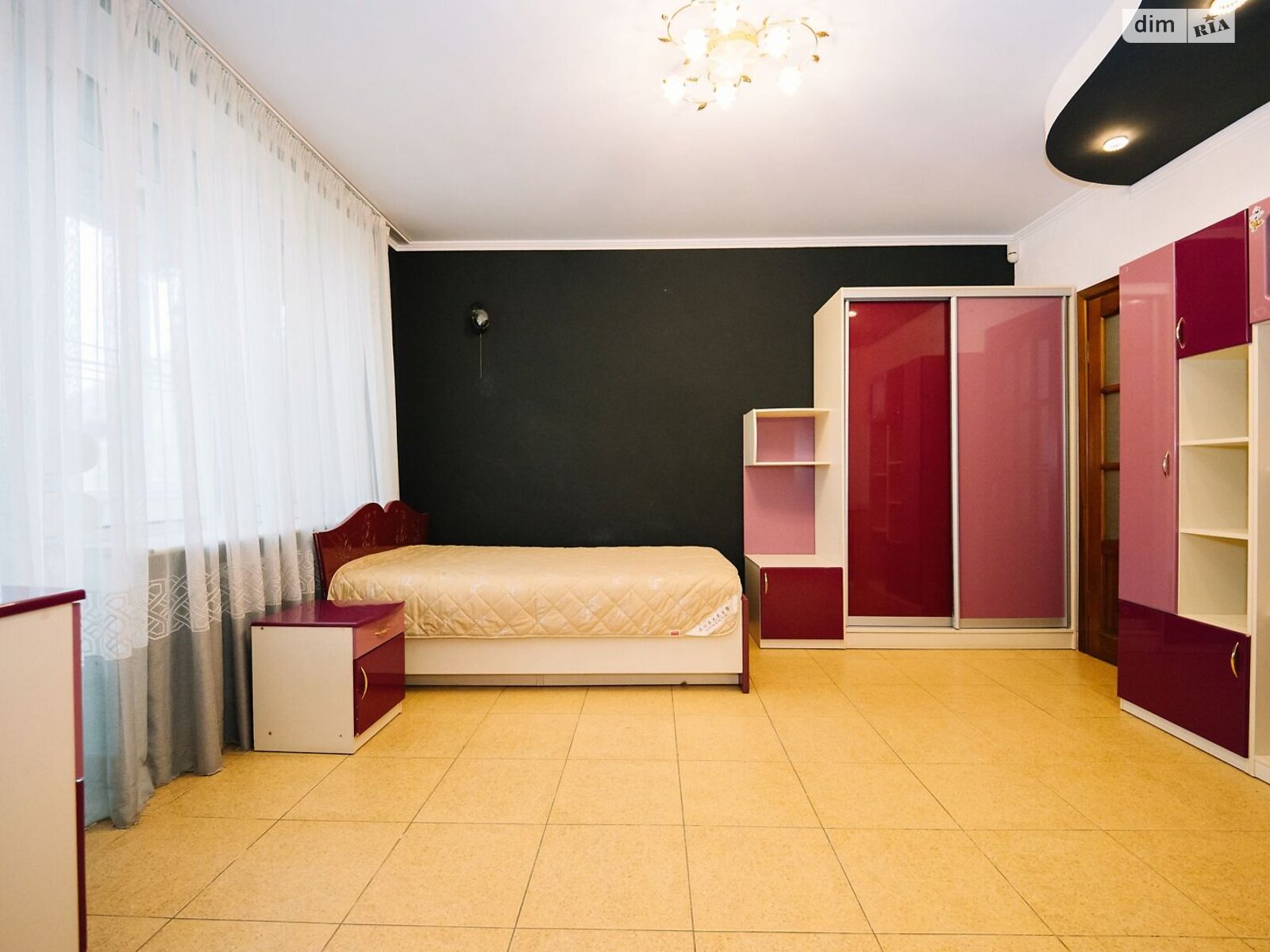 Продажа пятикомнатной квартиры в Луцке, на ул. Александра Валенты 6, кв. 5, район Центр фото 1