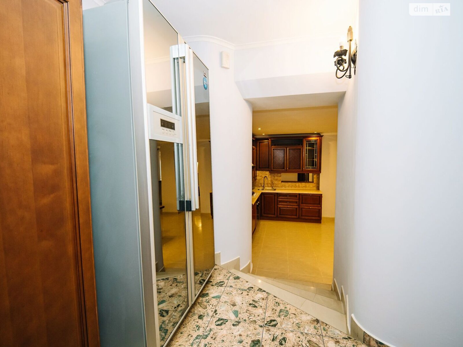 Продажа пятикомнатной квартиры в Луцке, на ул. Александра Валенты 6, кв. 5, район Центр фото 1