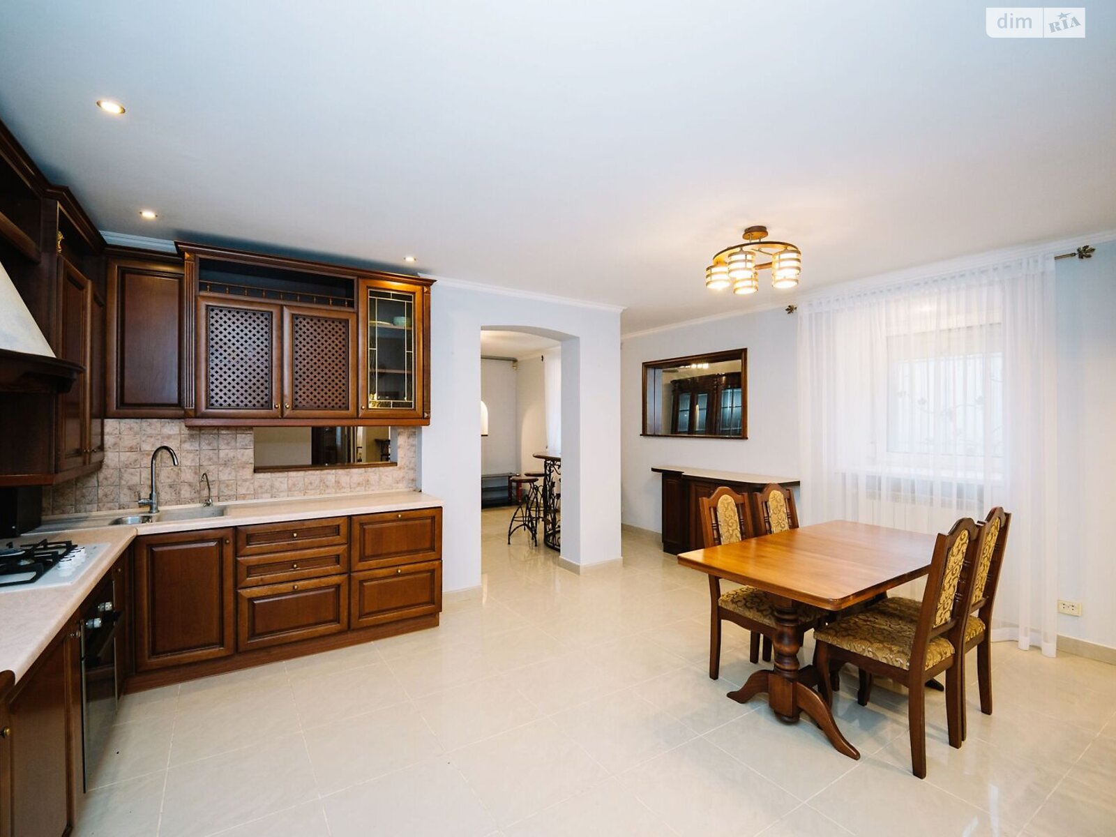 Продажа пятикомнатной квартиры в Луцке, на ул. Александра Валенты 6, кв. 5, район Центр фото 1