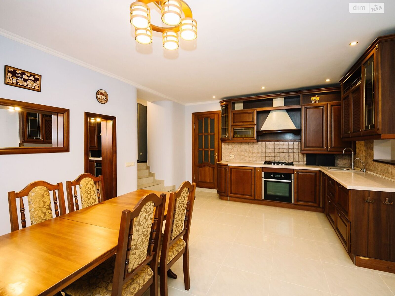 Продажа пятикомнатной квартиры в Луцке, на ул. Александра Валенты 6, кв. 5, район Центр фото 1