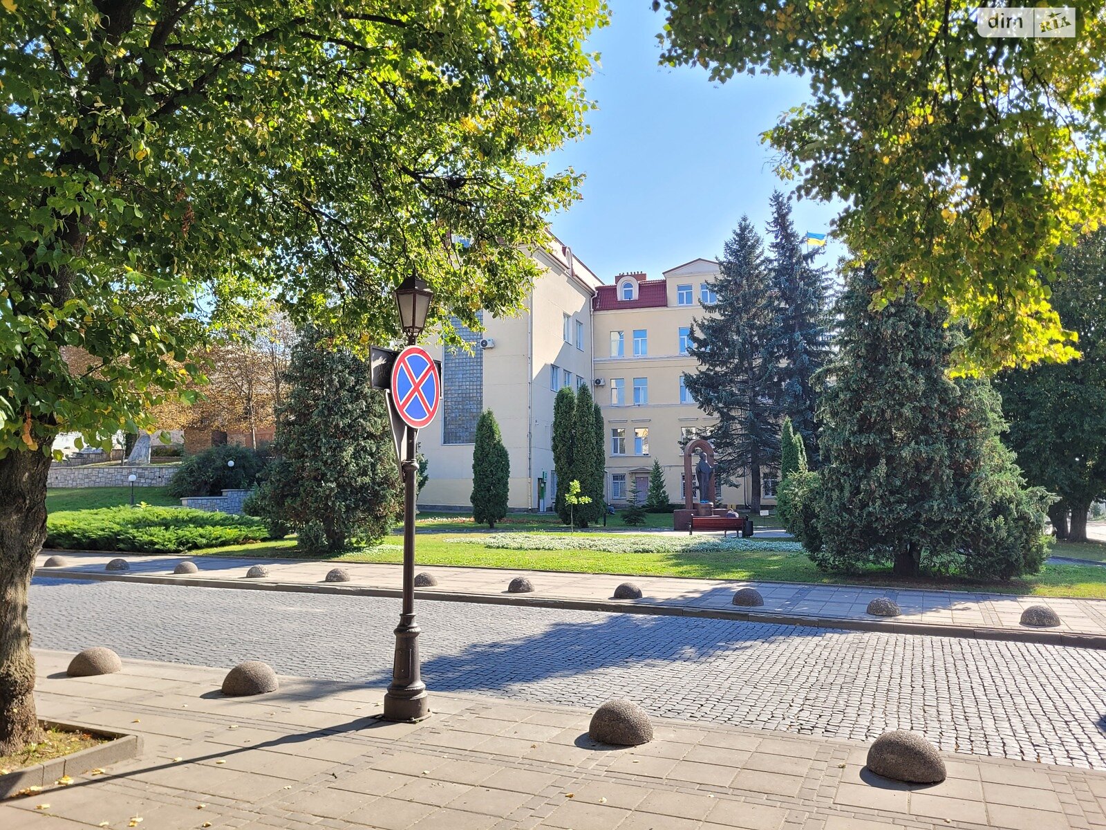 Продаж чотирикімнатної квартири в Луцьку, на вул. Богдана Хмельницького 16, район Центр фото 1