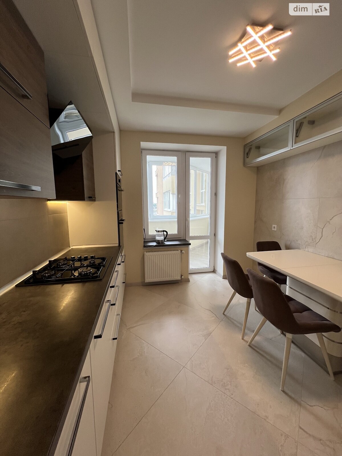 Продажа трехкомнатной квартиры в Луцке, на ул. Дубновская 15, район Центр фото 1 Продажа трехкомнатной квартиры в Луцке, на ул. Дубновская 15, район Центр фото 1