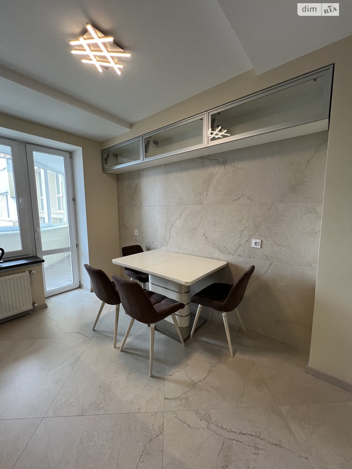 Продажа трехкомнатной квартиры в Луцке, на ул. Дубновская 15, район Центр фото 1 Продажа трехкомнатной квартиры в Луцке, на ул. Дубновская 15, район Центр фото 1