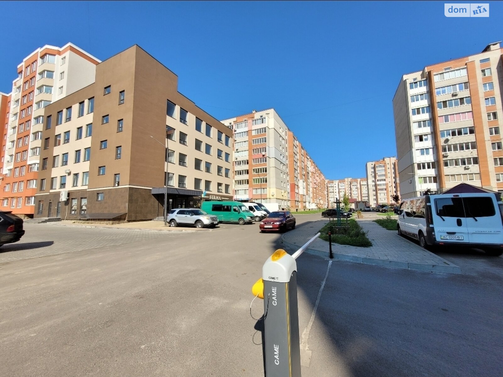 Продажа трехкомнатной квартиры в Луцке, на ул. Арцеулова 9, район Центр фото 1