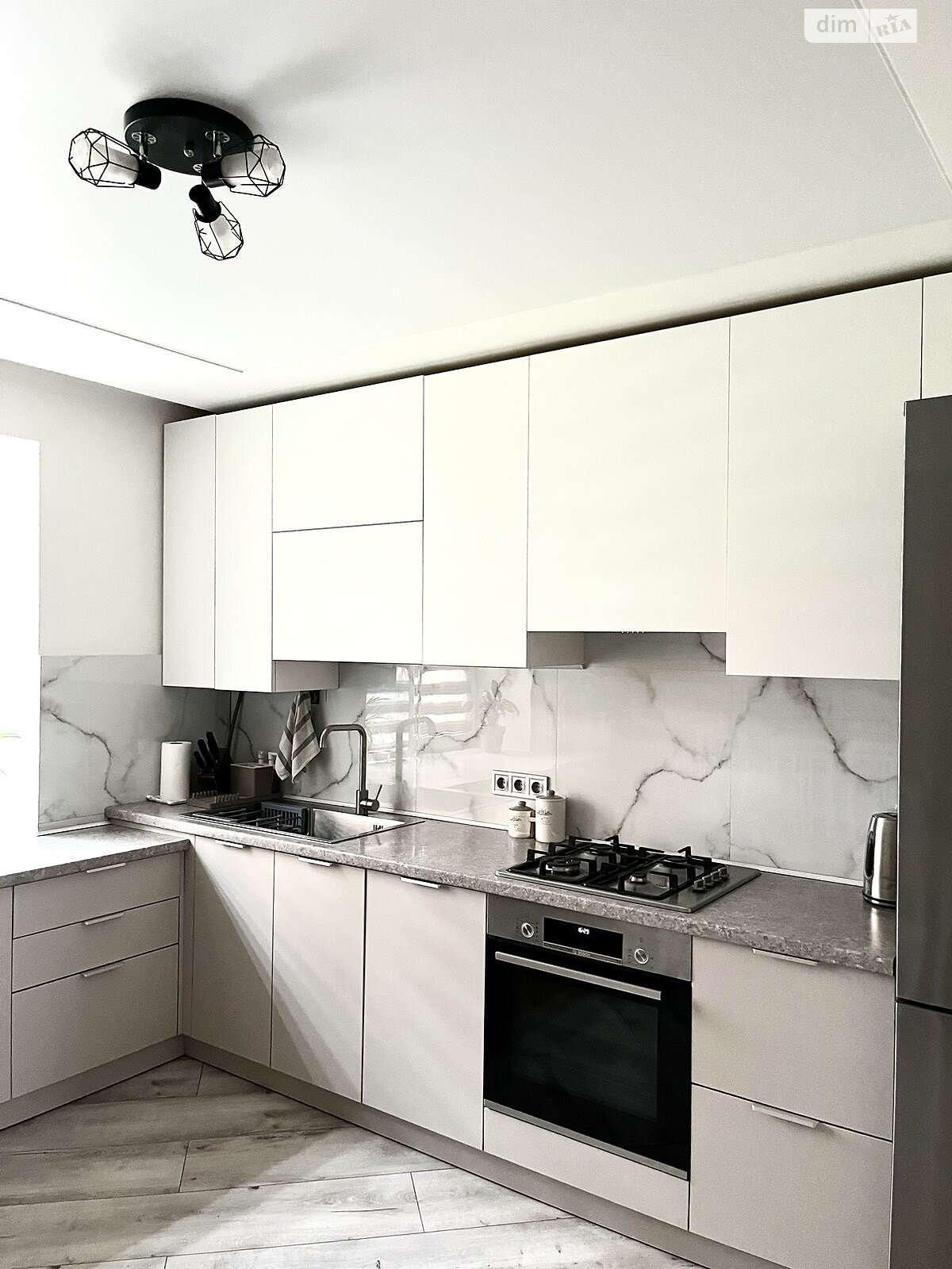 Продажа трехкомнатной квартиры в Луцке, на ул. Франко Ивана 61, район Центр фото 1 Продажа трехкомнатной квартиры в Луцке, на ул. Франко Ивана 61, район Центр фото 1